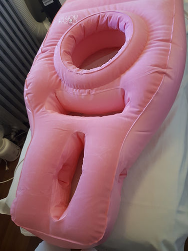 Maternity table topper detail